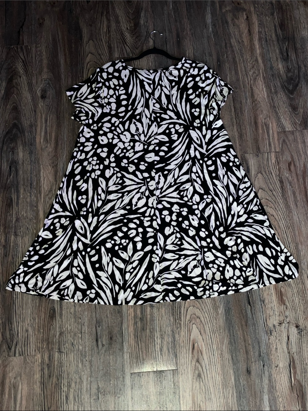 Plus size Cream & Black Dress - Picture 3 of 3